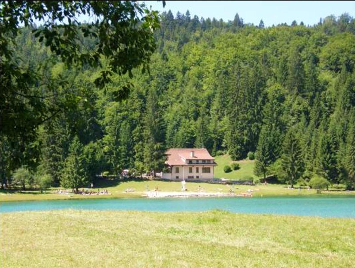 Maison Confortable Avec Vue Sur La Montagne A Charix Экстерьер фото